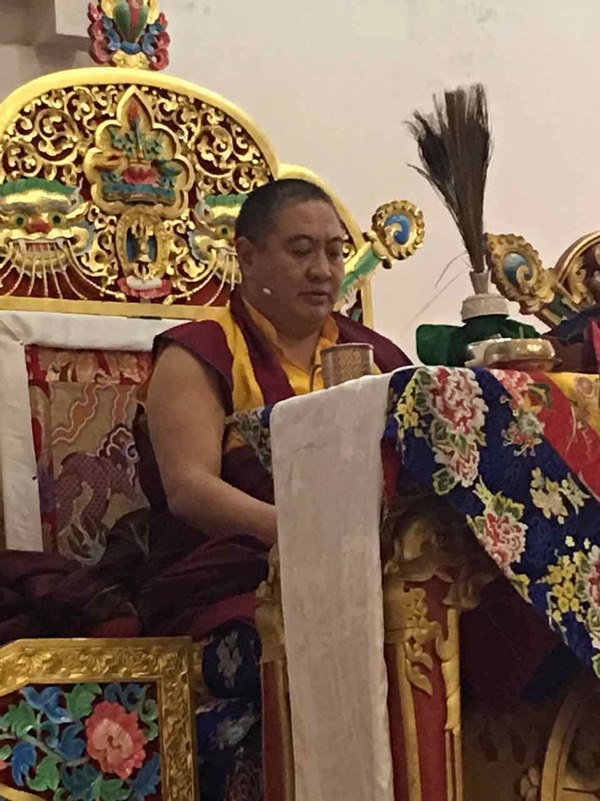 Rabjam Rinpoche giving empowerment